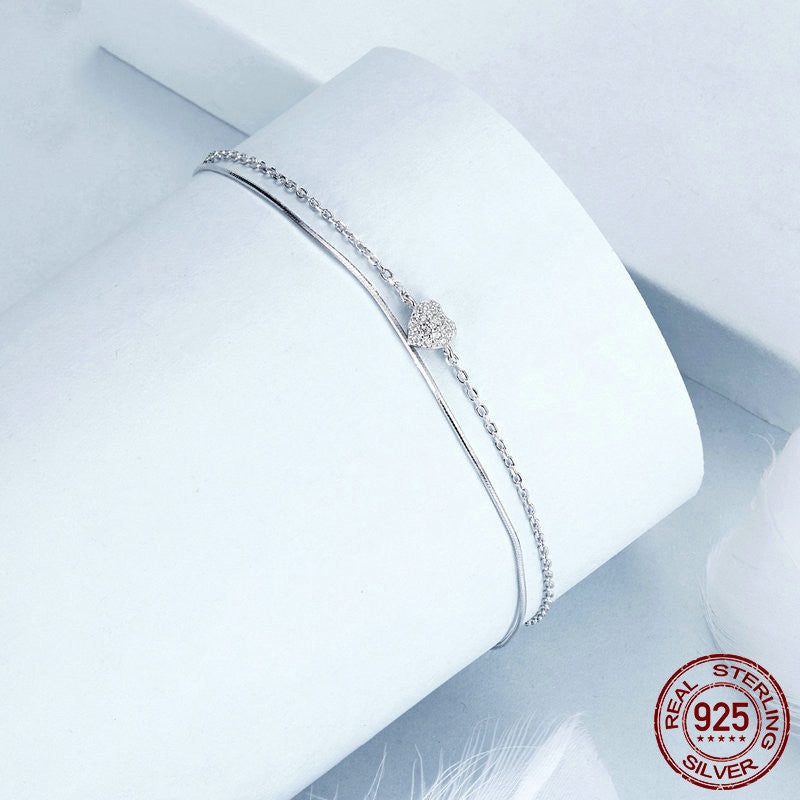 Bracelet Minimaliste avec Pendentif Cœur Étincelant