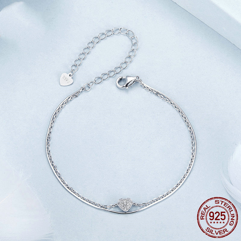 Bracelet Minimaliste avec Pendentif Cœur Étincelant