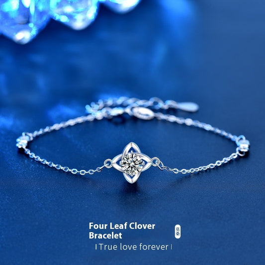 Bracelet Trèfle à Quatre Feuilles – Élégance et Chance